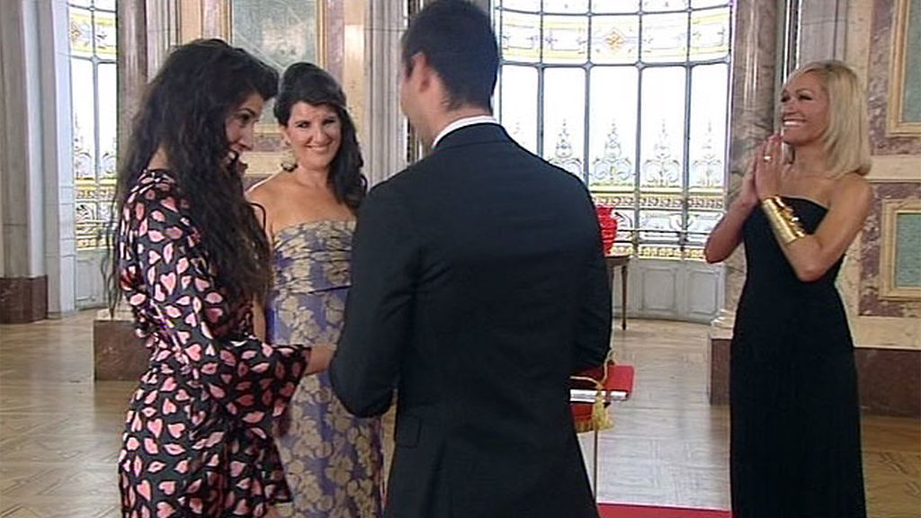 Por fin, el manchego entrega su anillo a Natalia