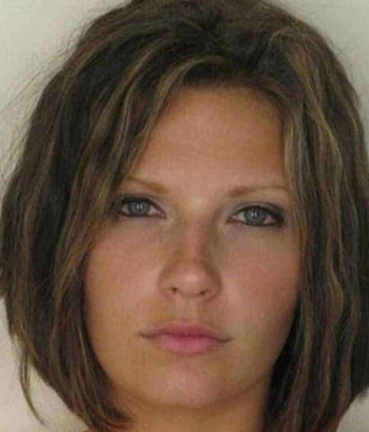 La ‘convicta atractiva’ demanda a una empresa por su usar la foto de su ficha policial