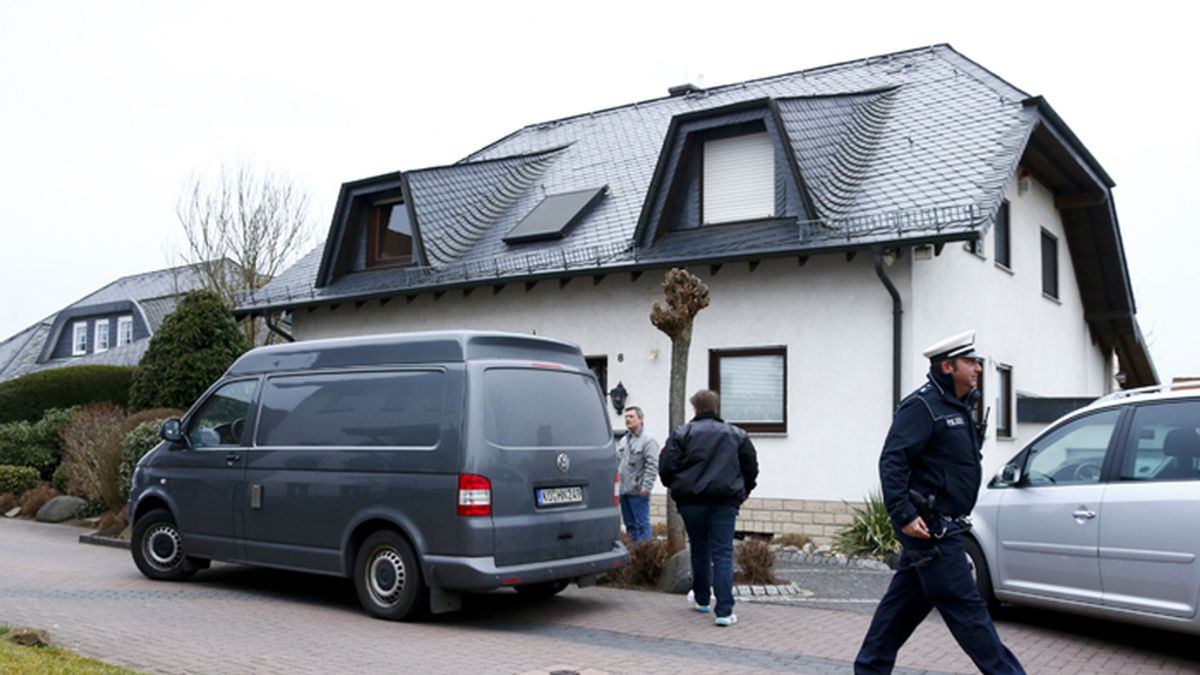 La policía registra la casa en la que residía el copiloto Andreas Lubitz