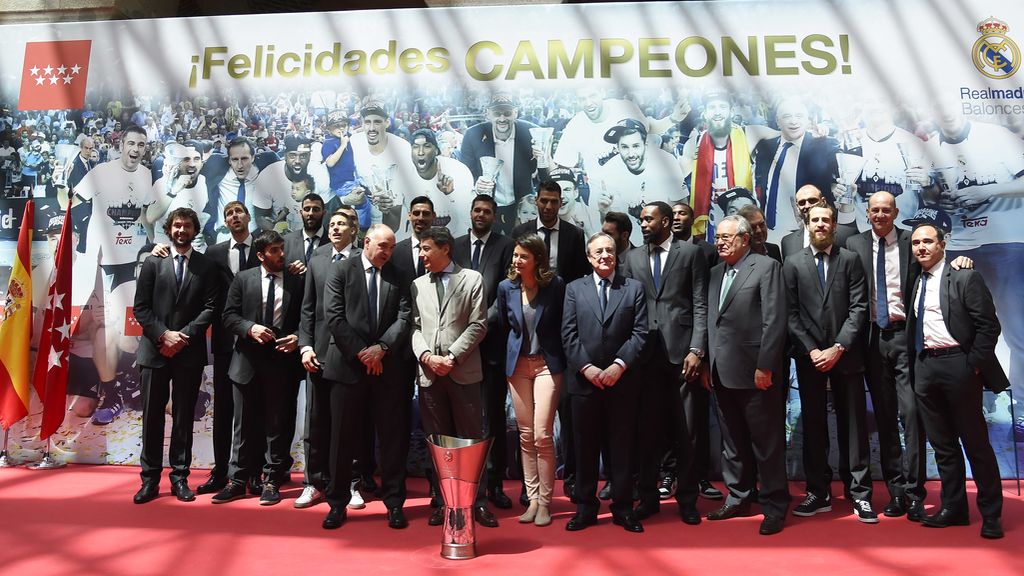 El Real Madrid presenta la Copa de Europa en la Comunidad de Madrid