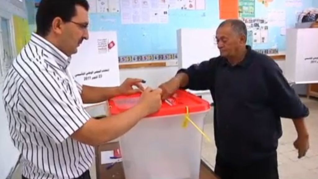 Los tunecinos acuden a las urnas