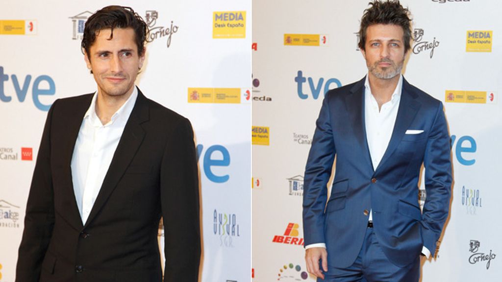 Juan Diego Botto y Sergio Olmedo posaron de forma muy seductora en el photocall