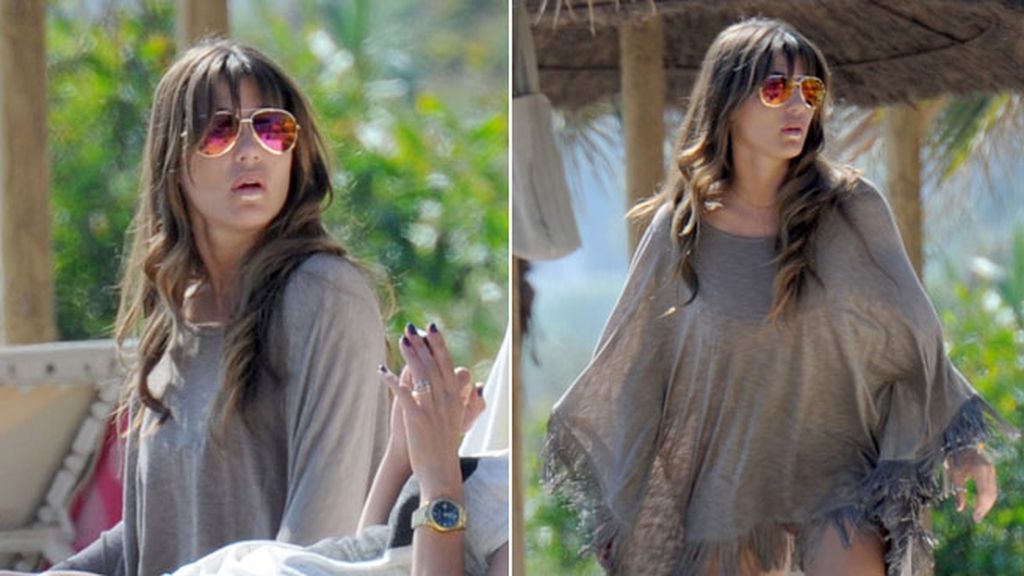 Elena Tablada se va de 'chupipandi' con su novio y sus amigas a las playas de Marbella