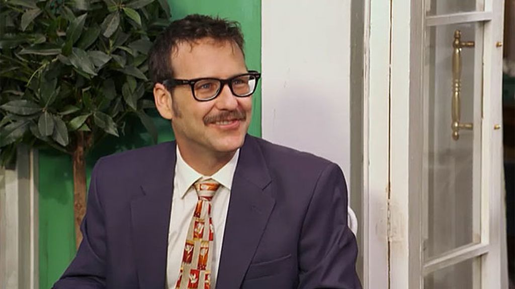 Joaquín Reyes interpreta a José Ignacio, un comercial de gas que intenta ligarse a Carlota