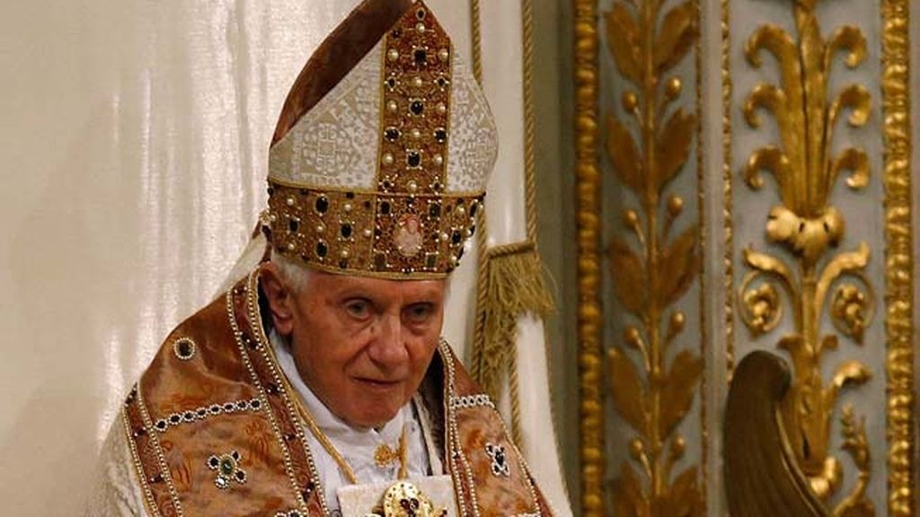 Benedicto XVI renuncia a su papado