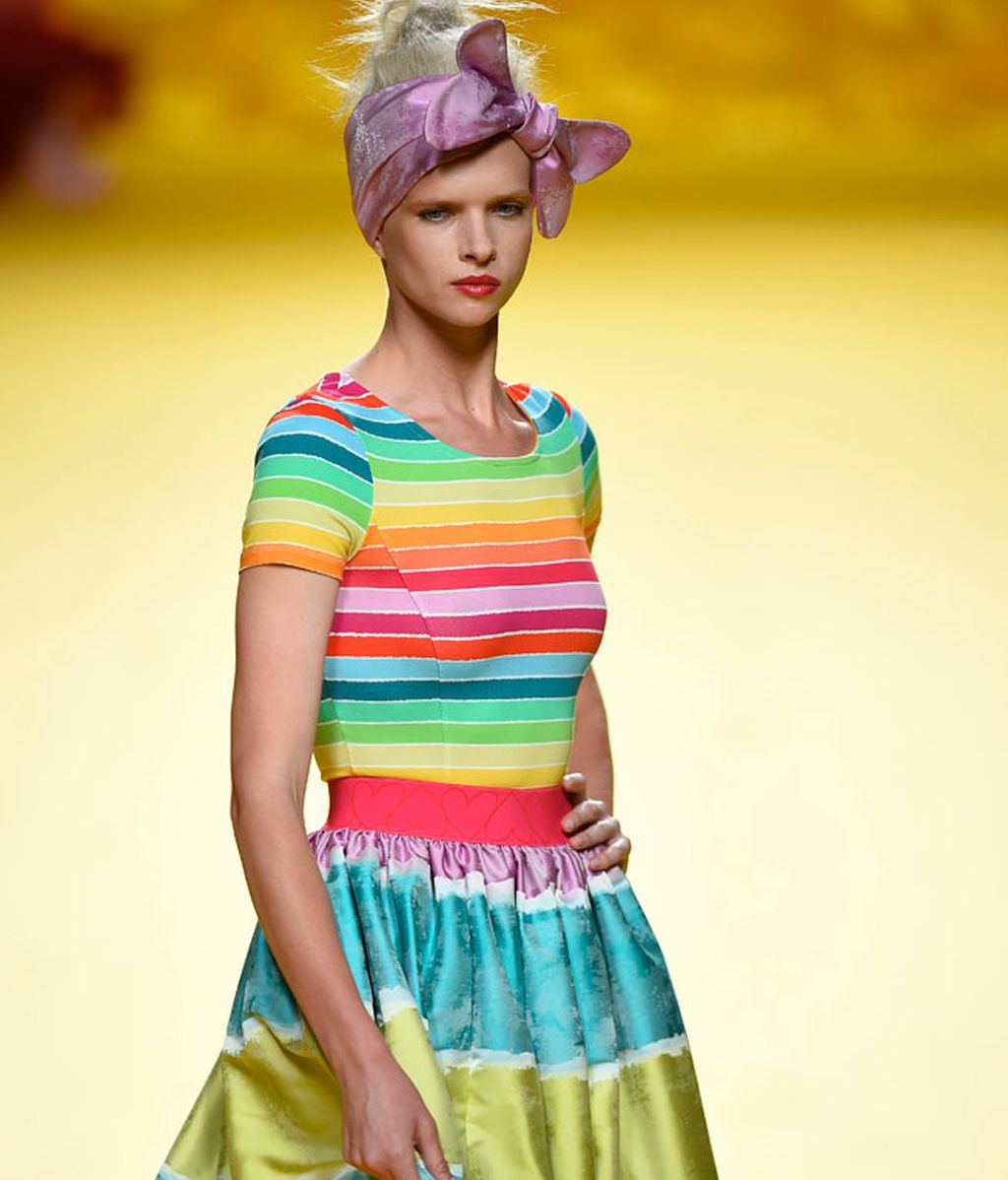 Color y brillos en Agatha Ruíz de la Prada