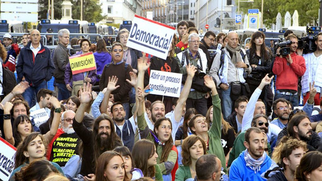 Miles de personas secundan la nueva protesta en Neptuno