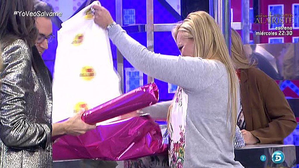 El programa hace dos regalos muy especiales a la colaboradora