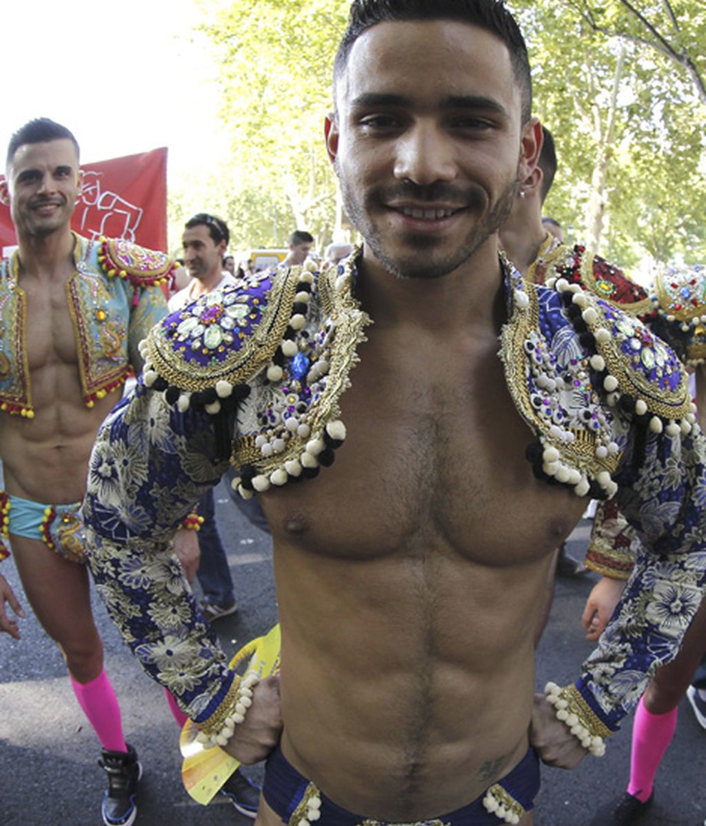 Ambiente festivo y reivindicativo en el Orgullo Gay