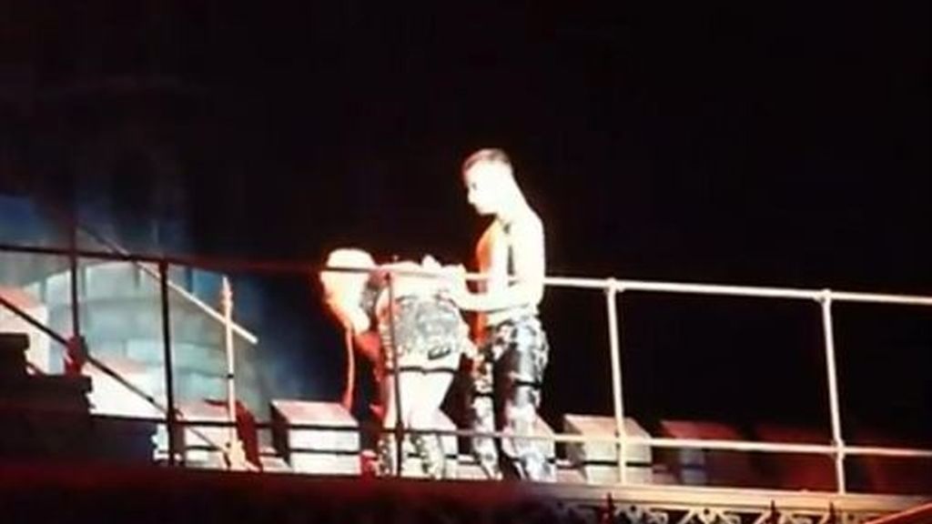 Lady Gaga, igual que Justin Bieber, vomita sobre el escenario