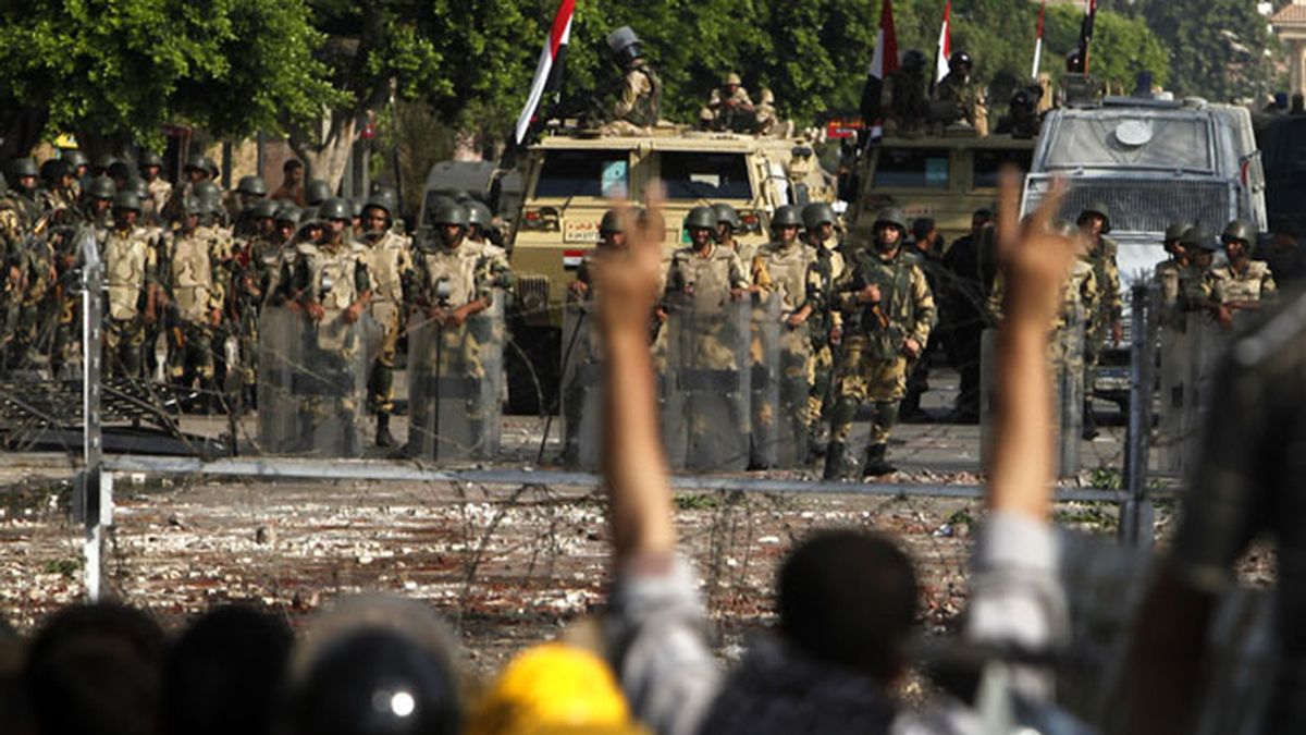 Crece la tensión entre los Hermanos musulmanes y el Ejército en El Cairo