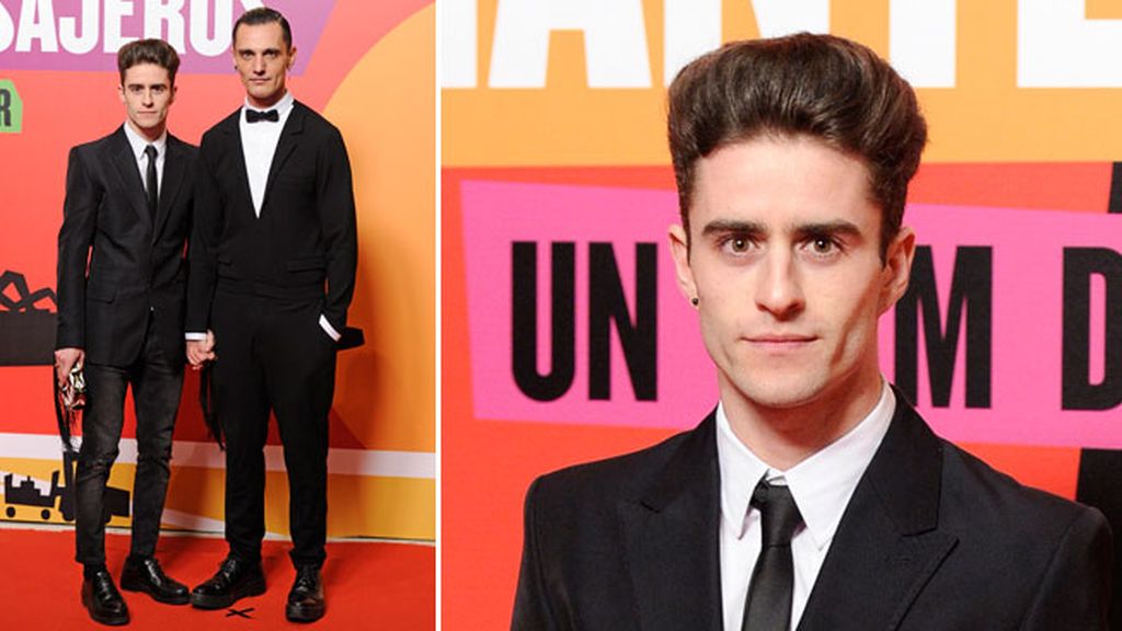 Pelayo Díaz y el diseñador David Delfín, en corbata y pajarita