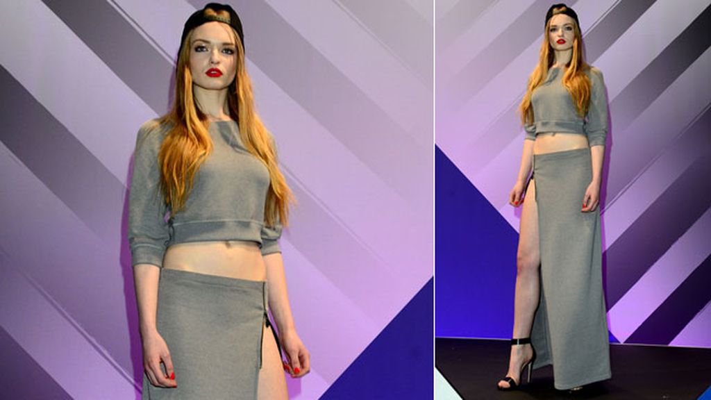 La cantante incorpora elementos del look rapero