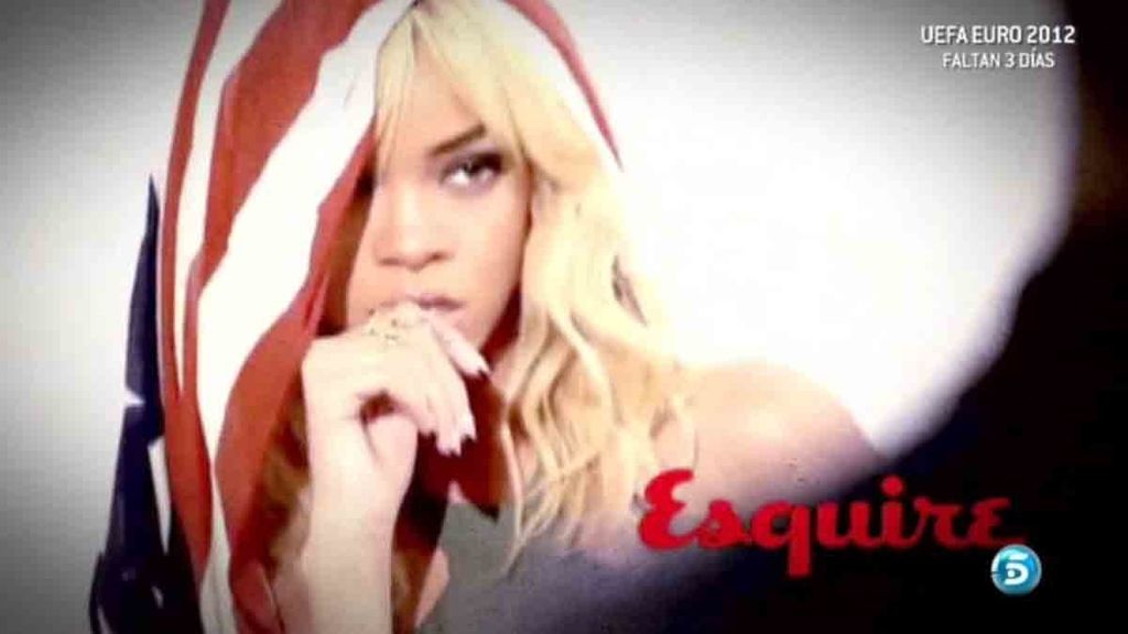 La cantante muestra su lado más sensual con un toque militar