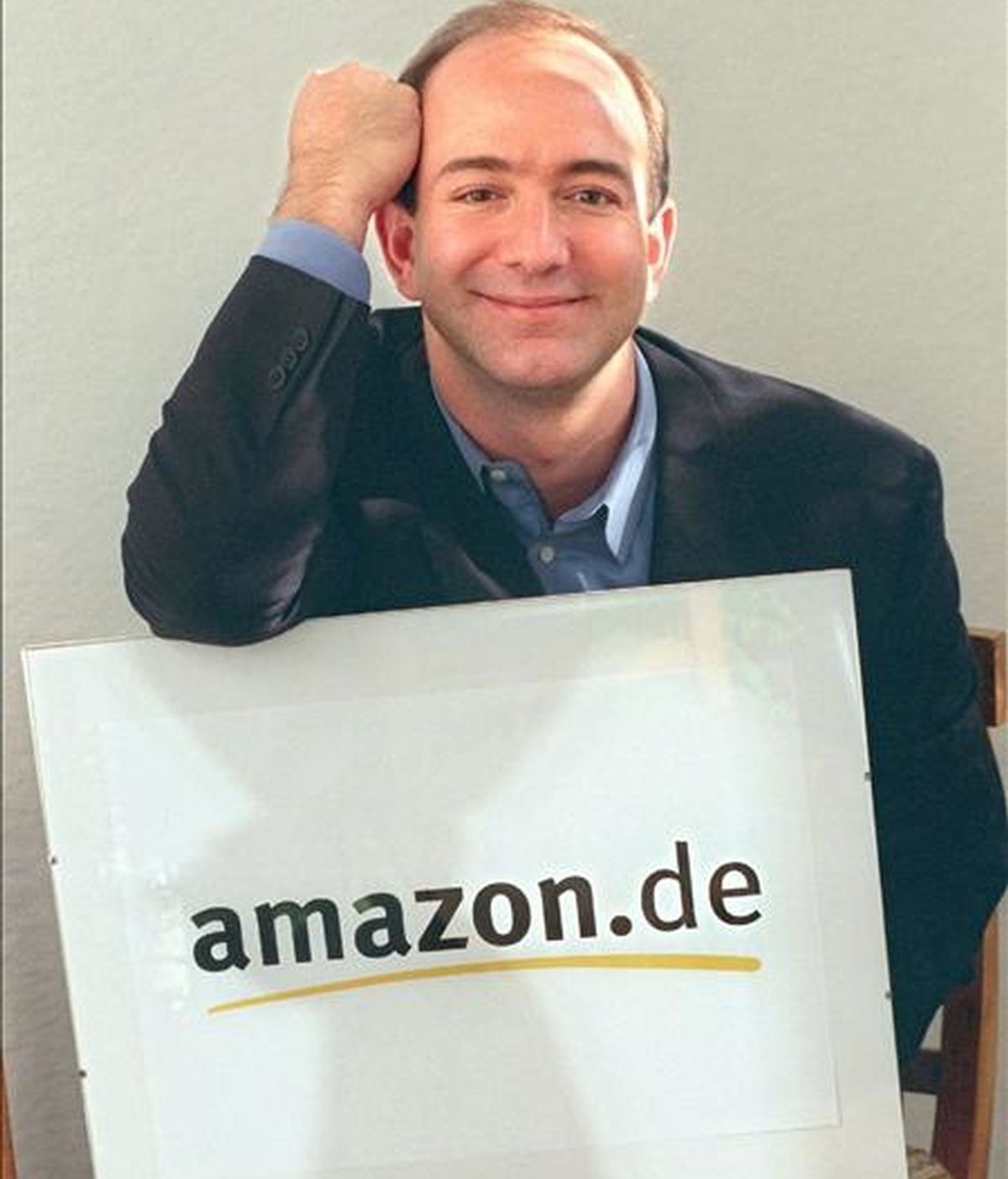 El fundador y consejero delegado de Amazon, Jeff Bezos, destacó: "En los últimos doce meses, clientes de todo el mundo han pedido más de mil millones de productos de Amazon a través de dispositivos móviles". EFE/Archivo