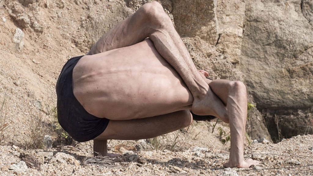 Sus posturas imposibles le hacen crear un estilo único