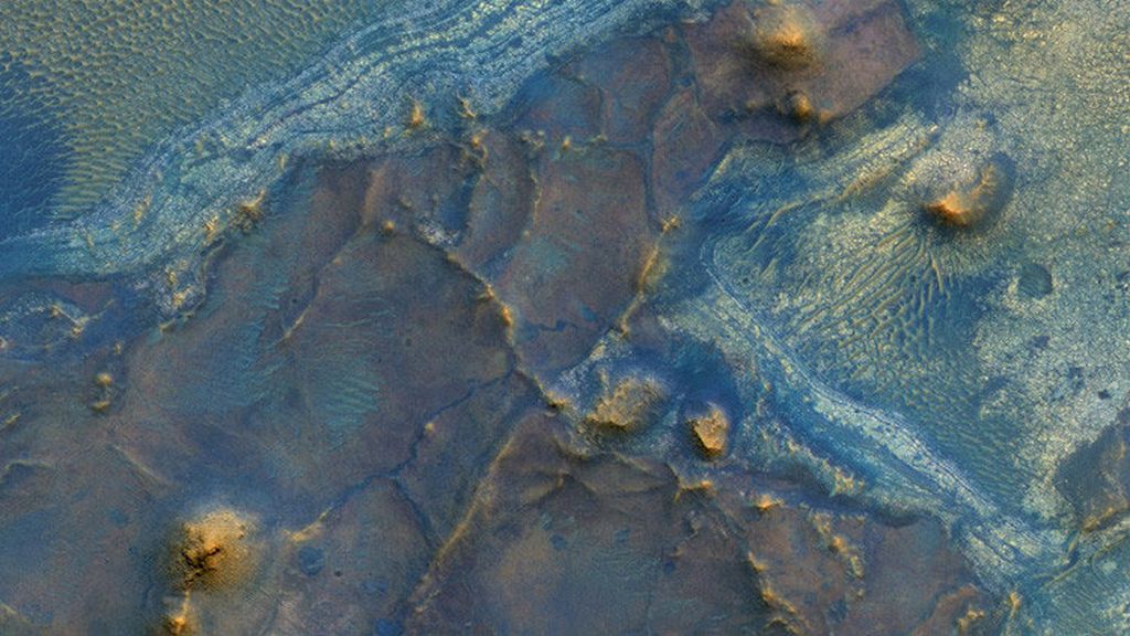 La NASA revela coloridas fotos del planeta