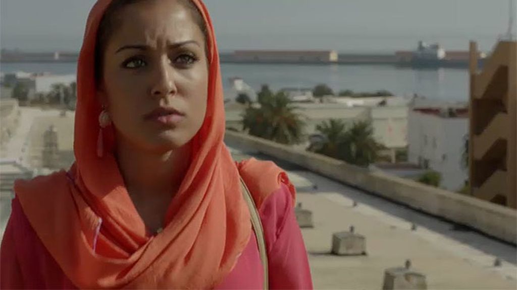 Aunque el agenta la sigue amando, ella no le perdona