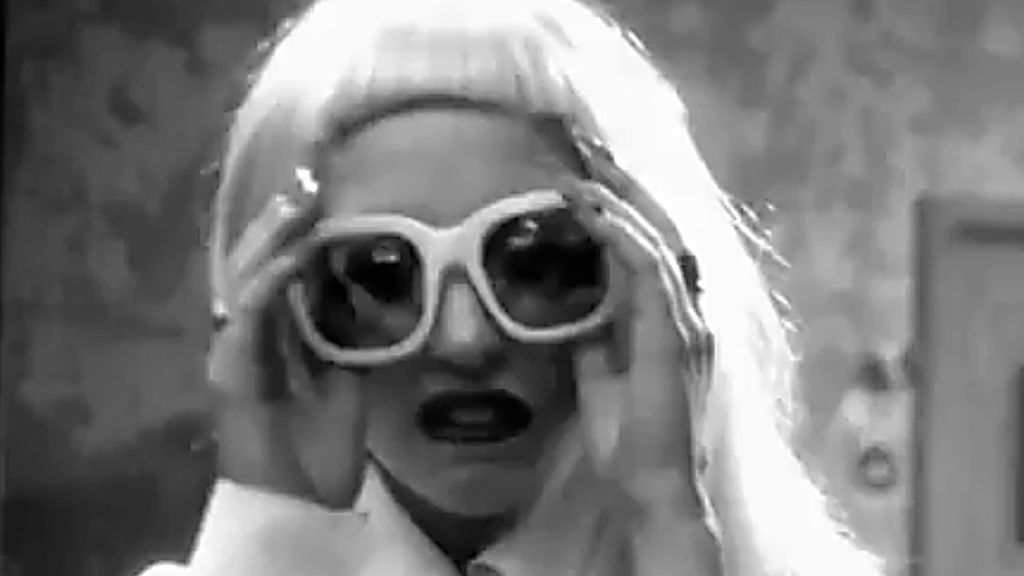 Lady Gaga, sensual y con poca ropa