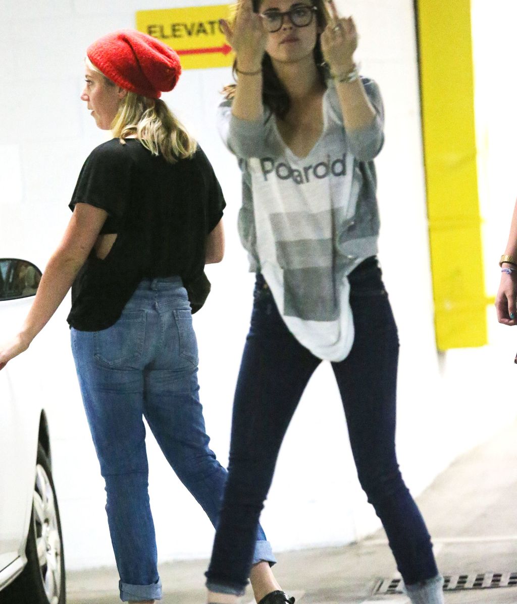 Kristen Stewart repartió peinetas en Los Ángeles