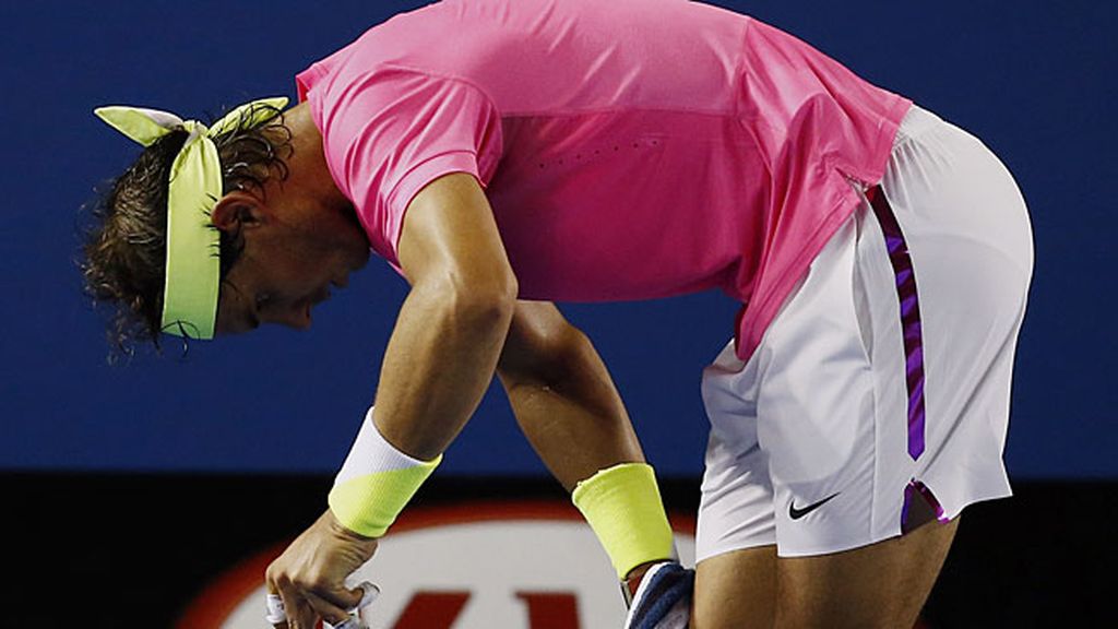 Nadal, enfermo, llora tras superar ‘in extremis’ la segunda ronda de Australia