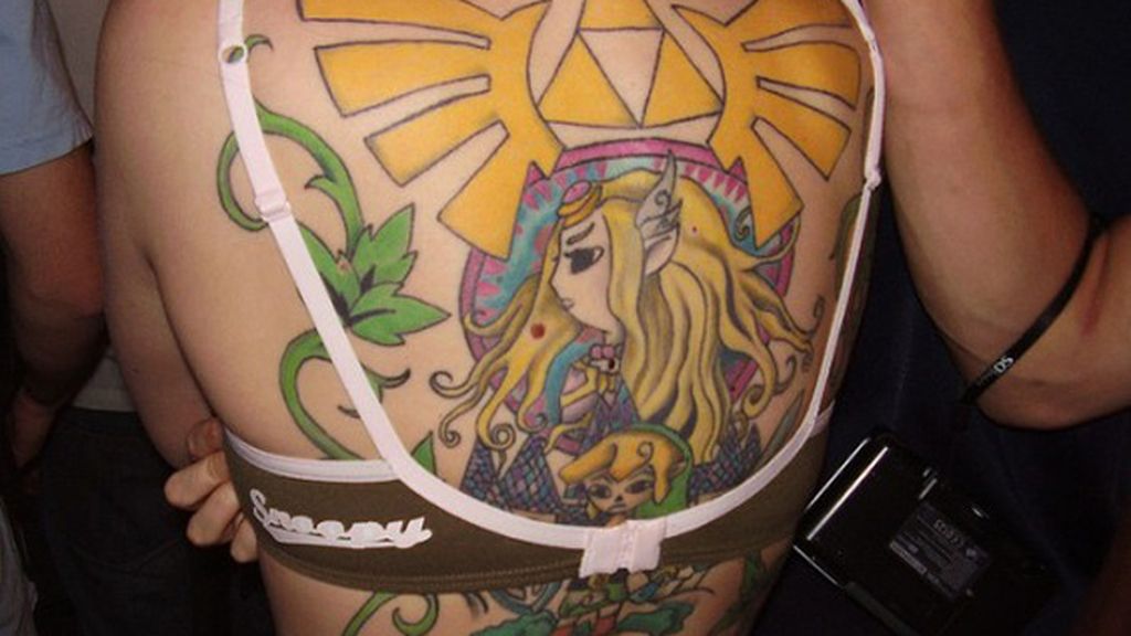 El cuerpo algunos videojugadores se convierte en lienzo para sus títulos favoritos