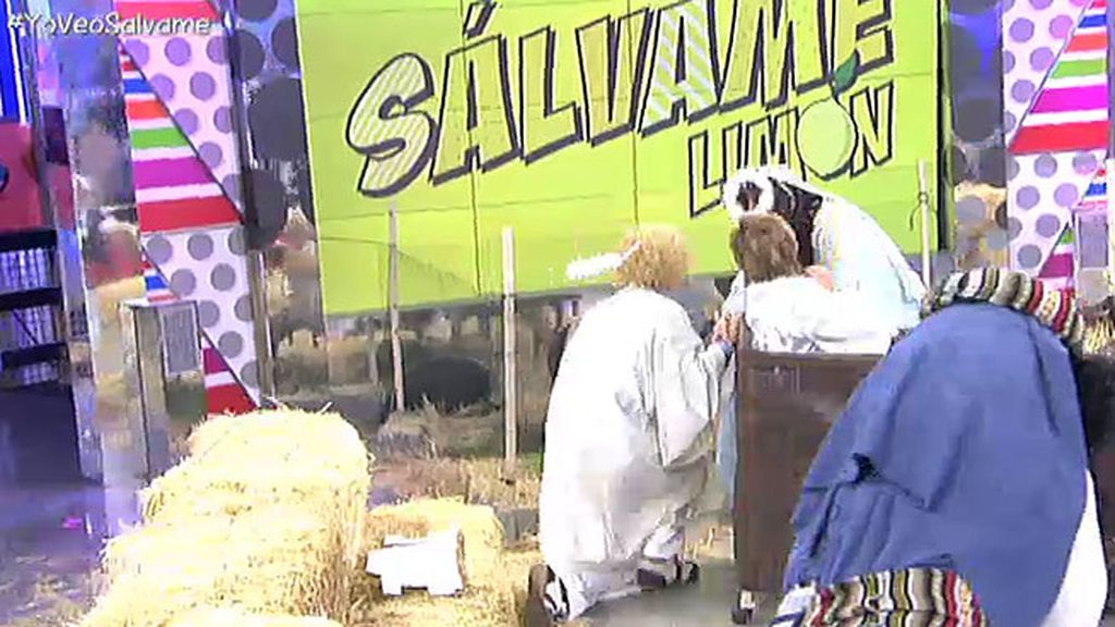 Los colaboradores se disfrazan y recrean el pesebre