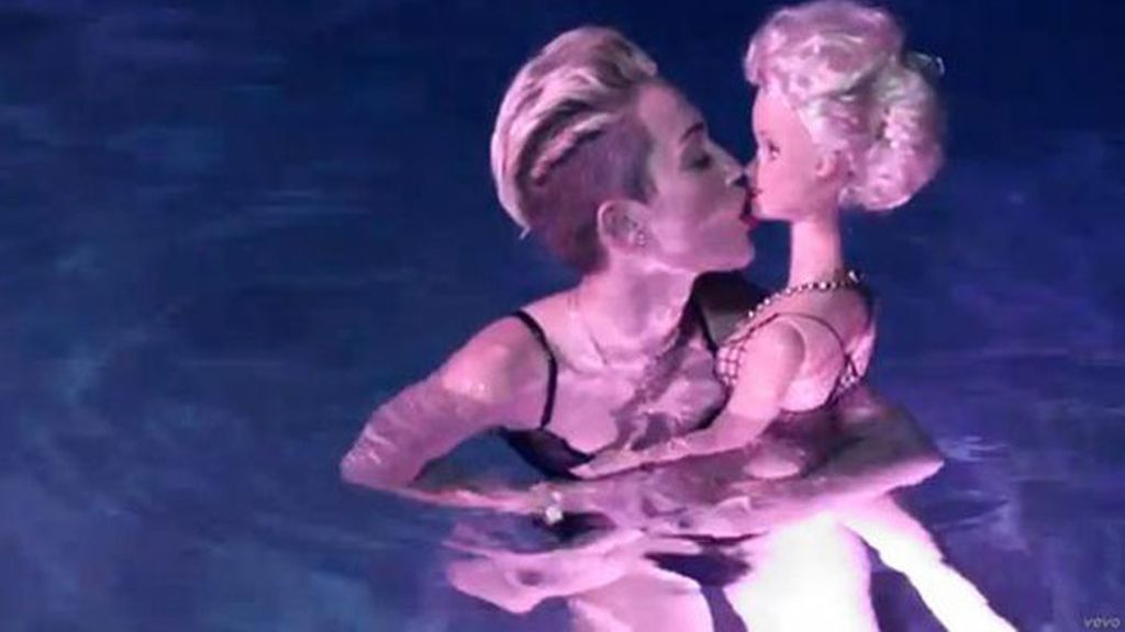 Miley Cyrus en su vídeo más “caliente”