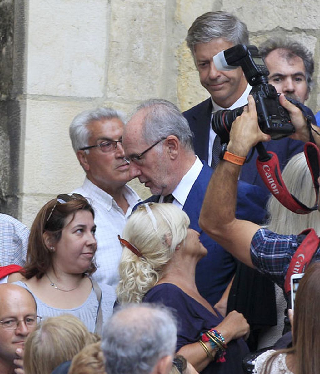 Rodrigo Rato fue uno de los políticos que asistió al funeral