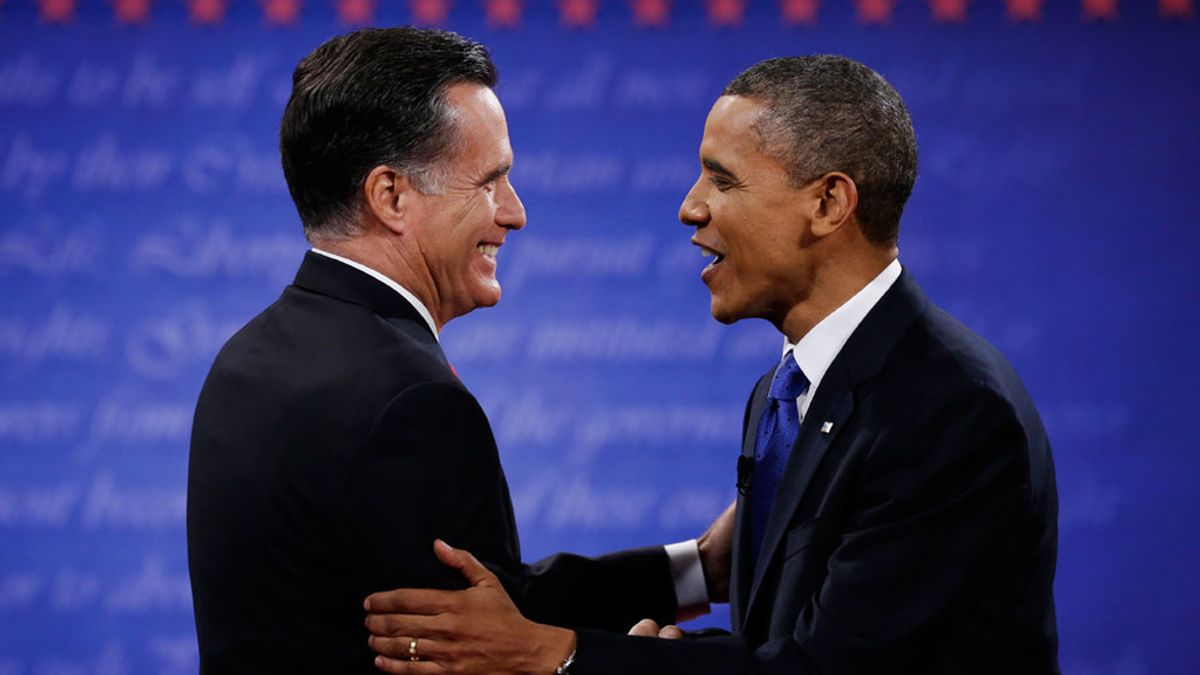 Obama y Romney se saludan antes del debateantes