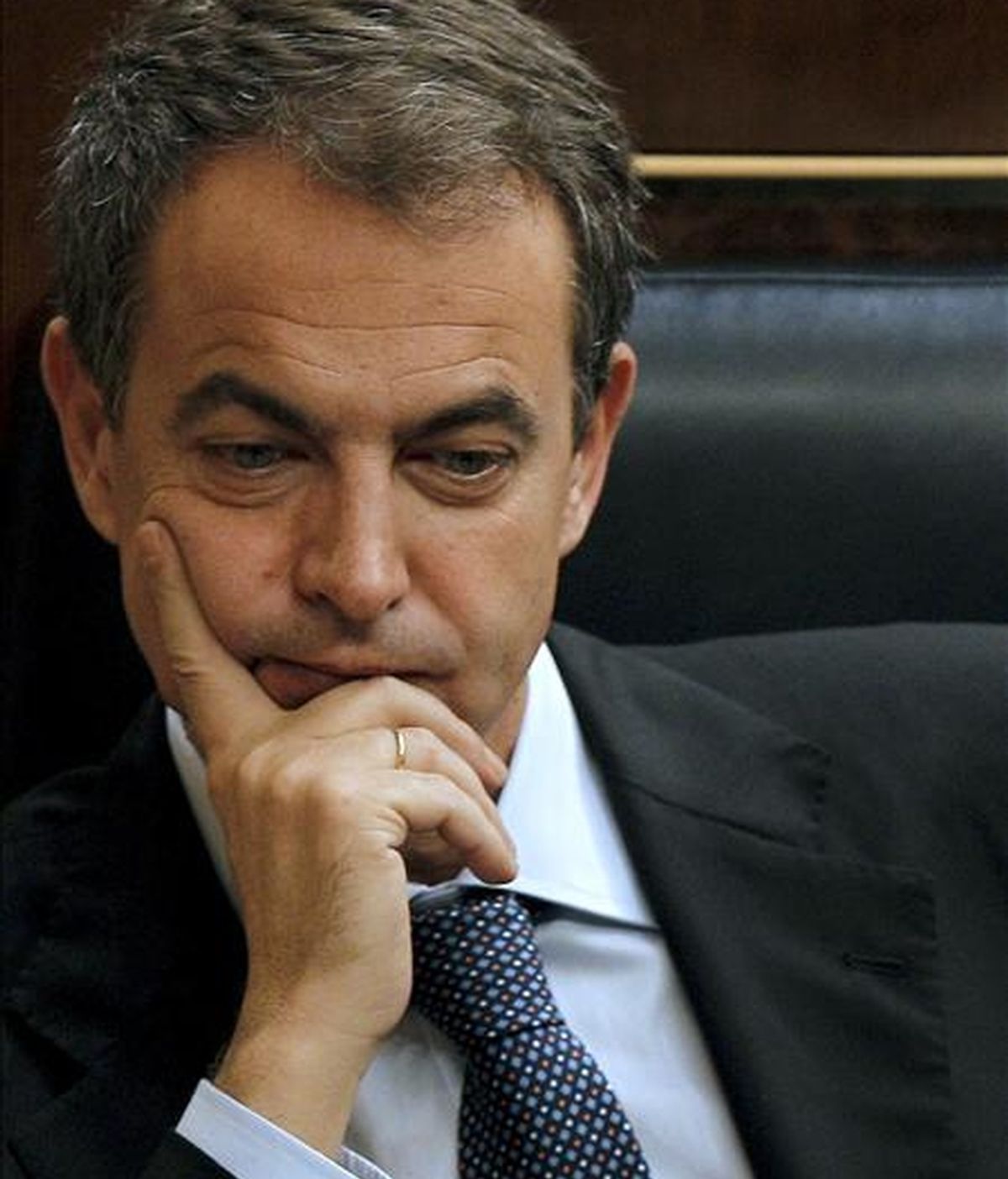 El presidente del Gobierno, José Luis Rodríguez Zapatero, durante la sesión de control al Ejecutivo celebrada en el Congreso de los Diputados. EFE/Archivo