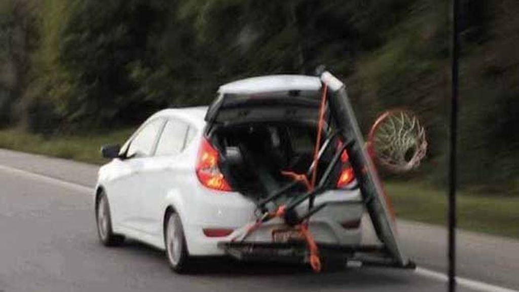 Coches que transportan de todo
