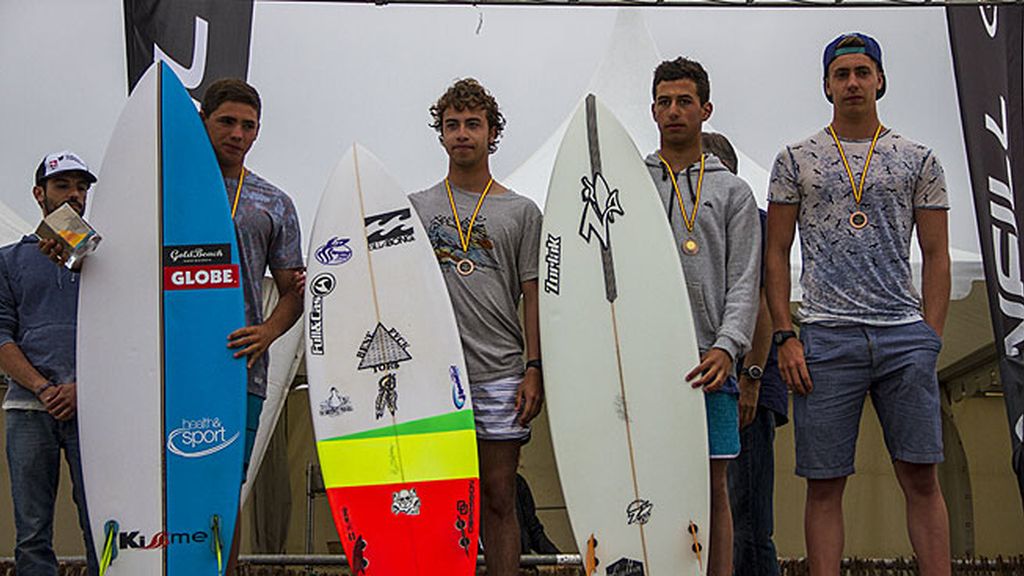 Campeones de Surf sub-18 masculino