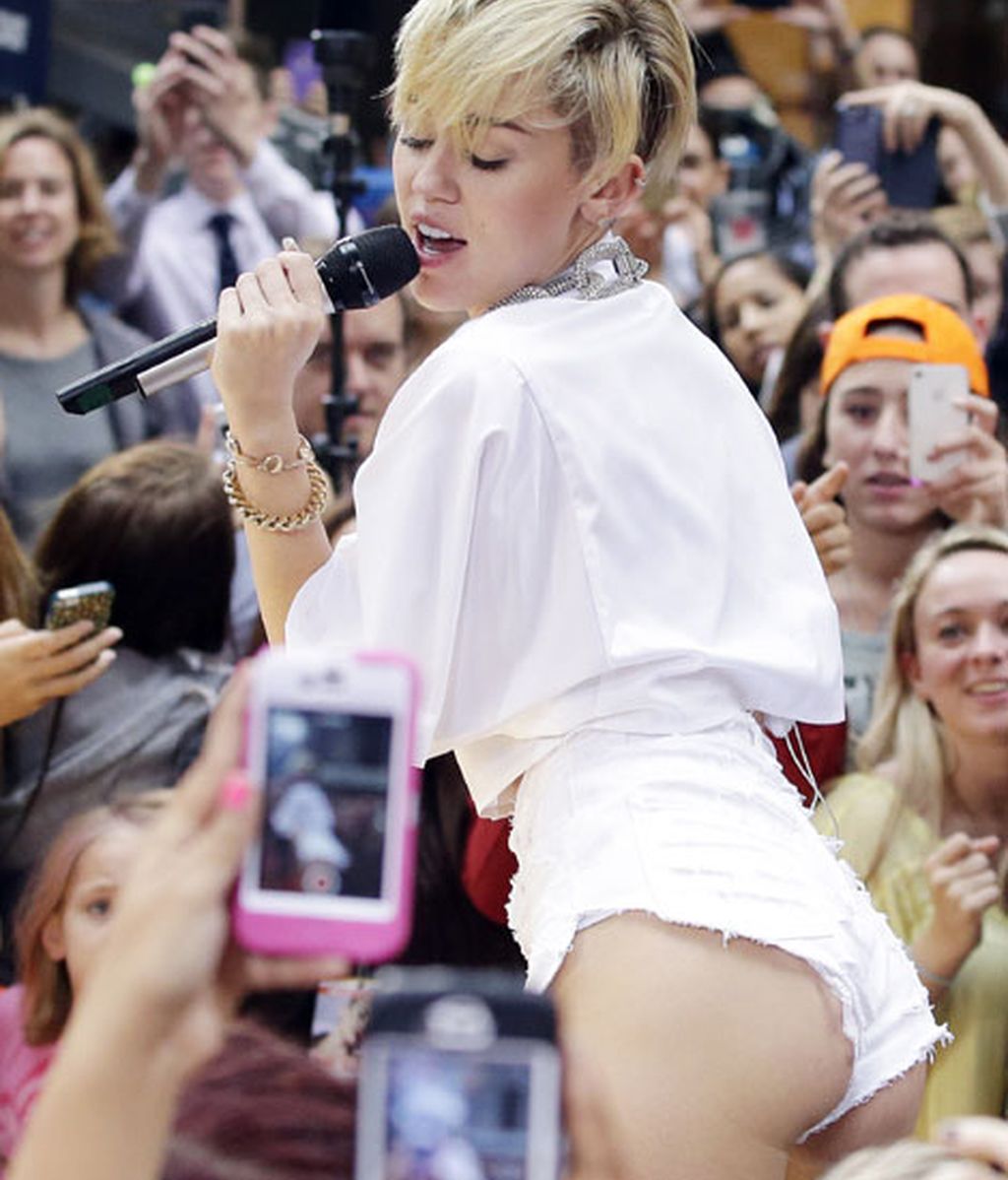 Miley Cyrus promete 'dar guerra' hasta los 40