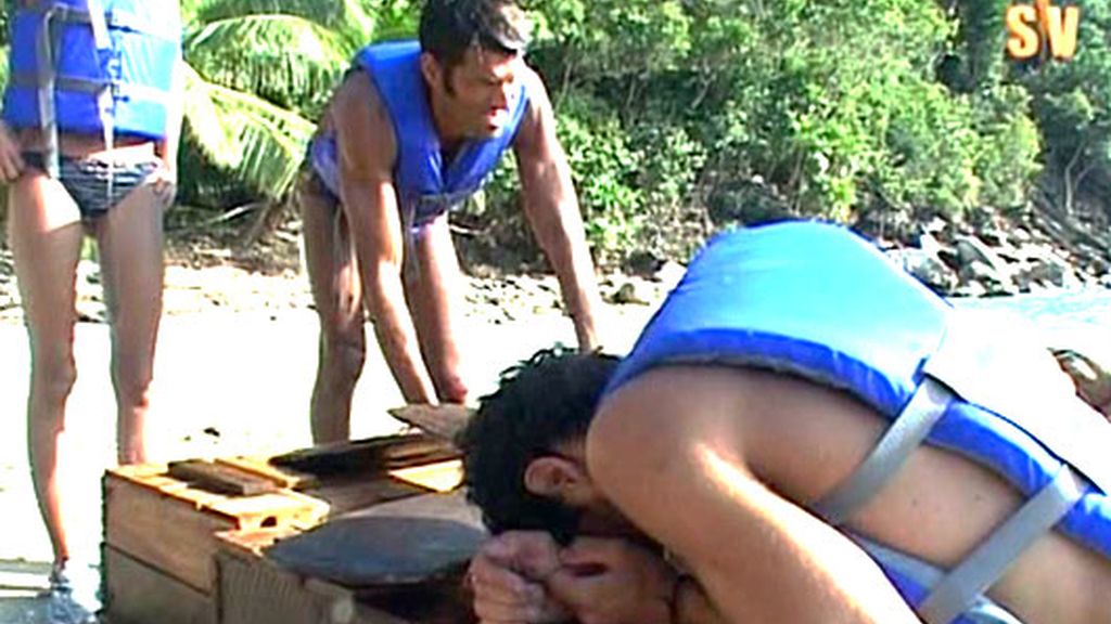 La balsa aguanta el duro viaje