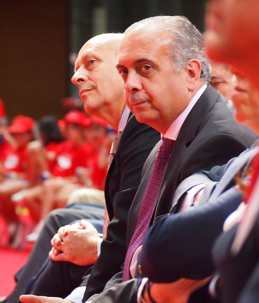 Ministro Wert con José Luis Sáez, Presidente de la FEB