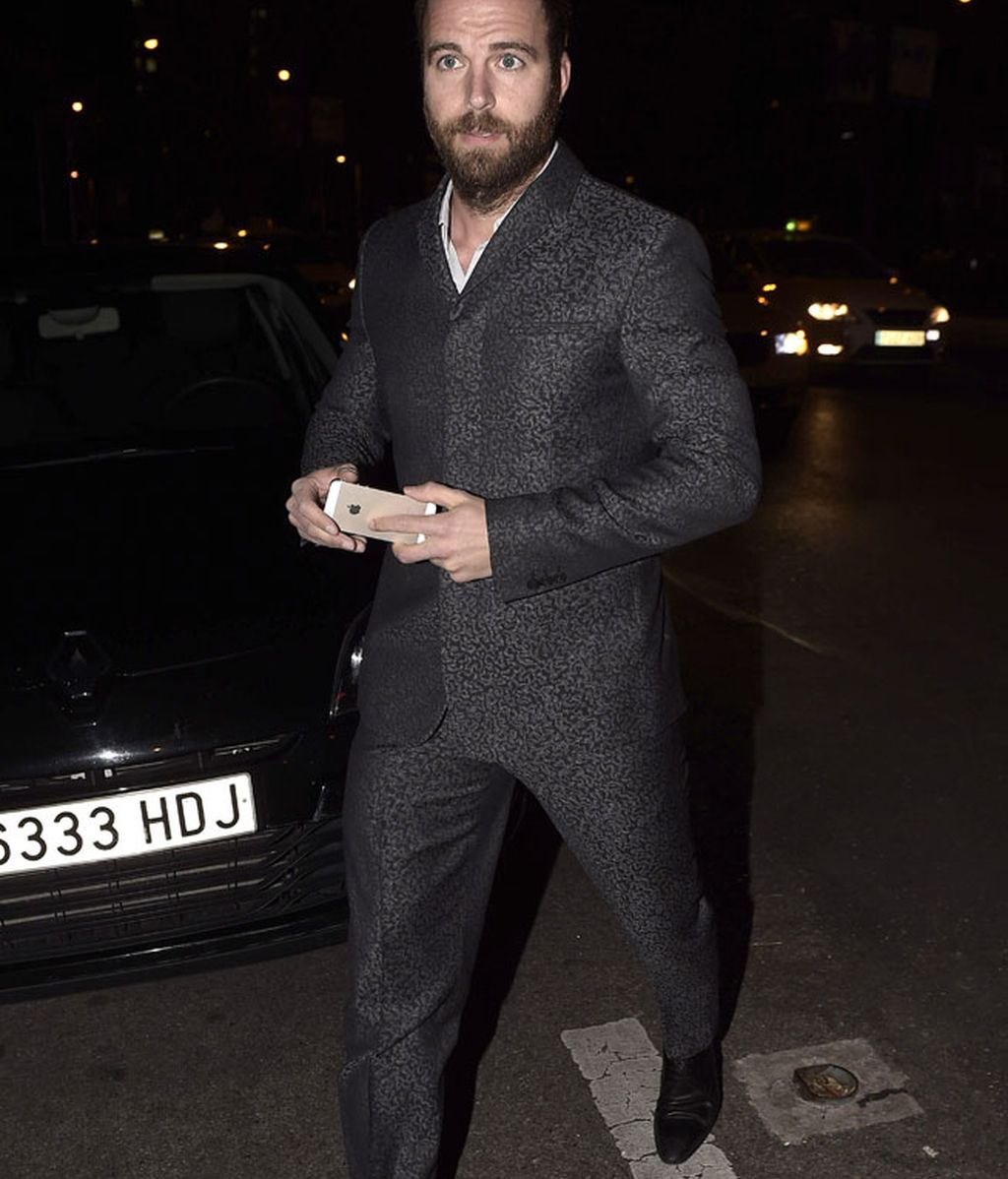 Carles Francino, con un traje gris estampado