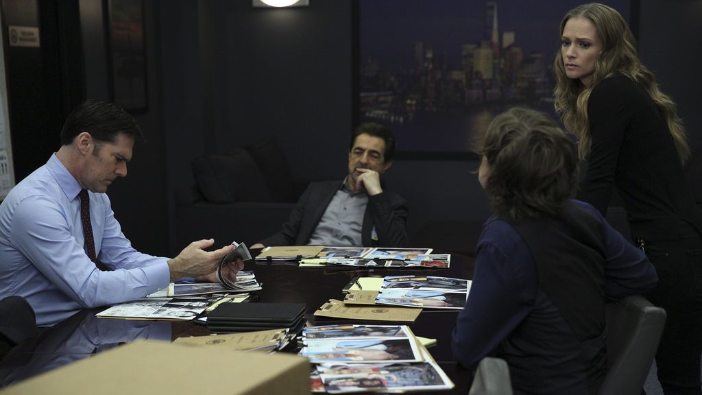 Emily Prentiss colabora con la UAC en el capítulo 'Tributo'