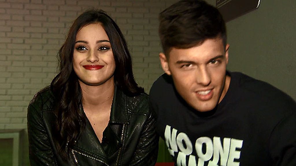 A Lukas le gustan mucho los labios de Yessica