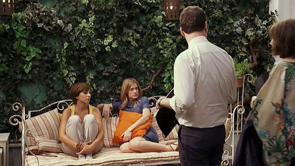 Joaquín Reyes interpreta a José Ignacio, un comercial de gas que intenta ligarse a Carlota