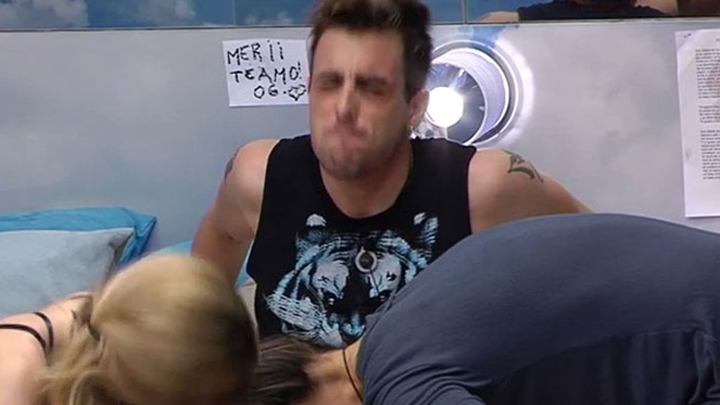 Las chicas disfrutaron de la sesión de depilación