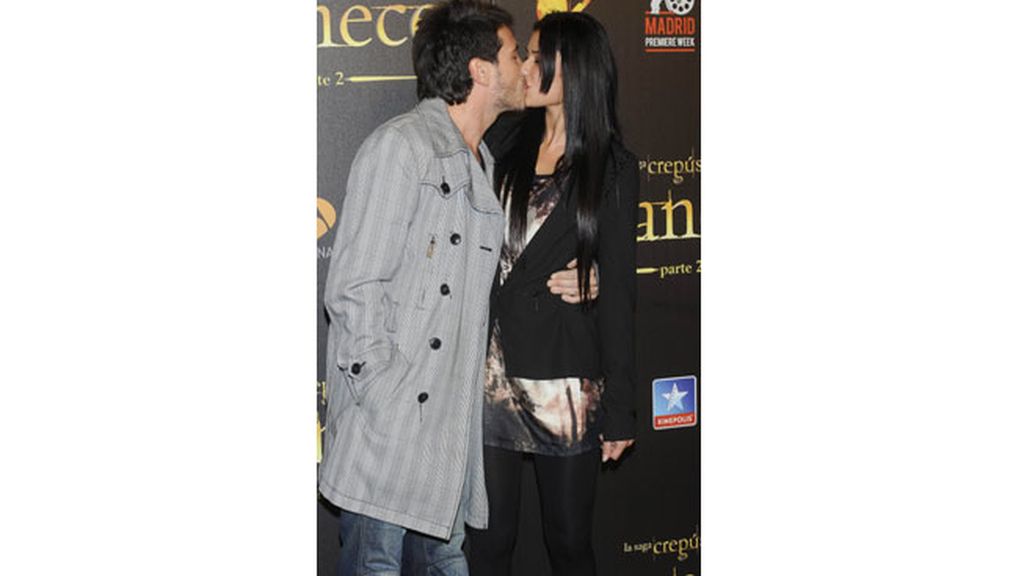 El actor David DeMaría y su novia