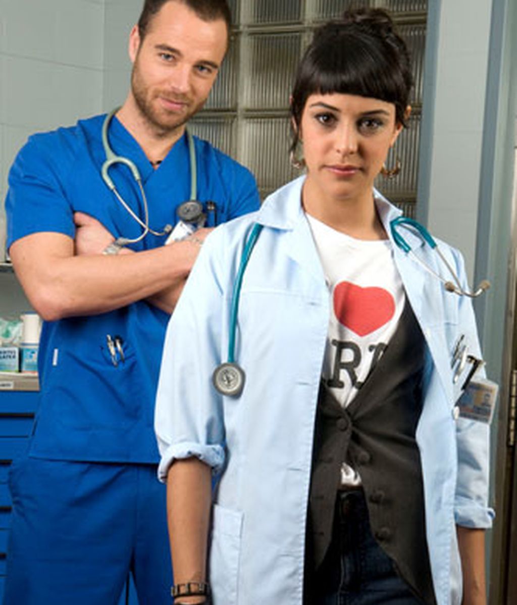 Un fan despechado le dispara con una ballesta