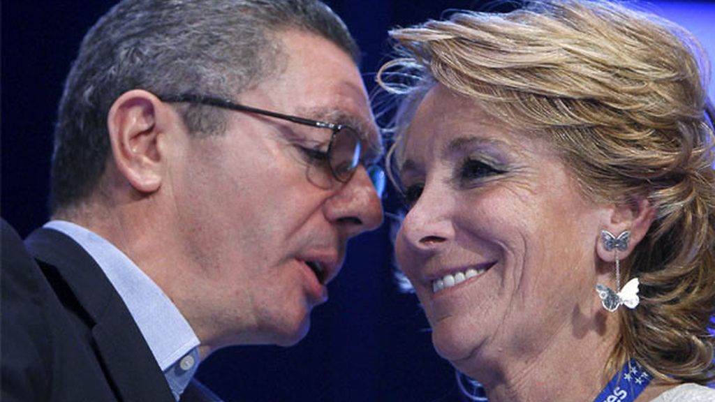 El alcalde de Madrid, Alberto Ruiz-Gallardón, y la presidenta de la Comunidad de Madrid, Esperanza Aguirre.