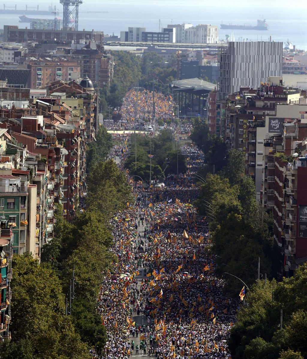 Diada masiva en las calles de Barcelona