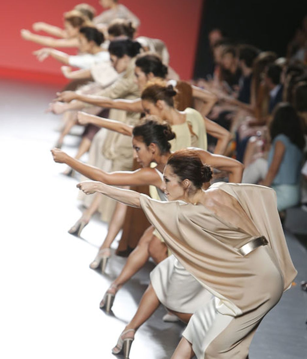 El Ballet Nacional desfila para Duyos