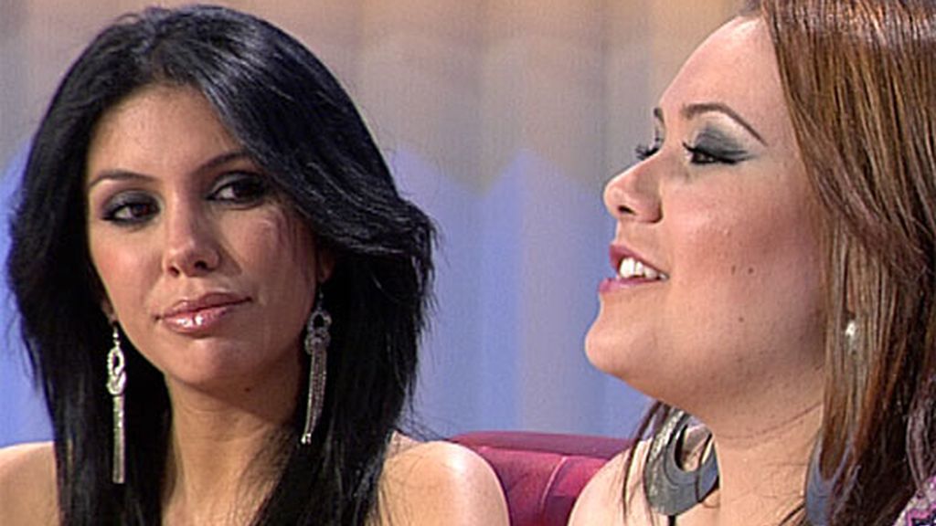 Silvia Sicilia se sienta en el trono