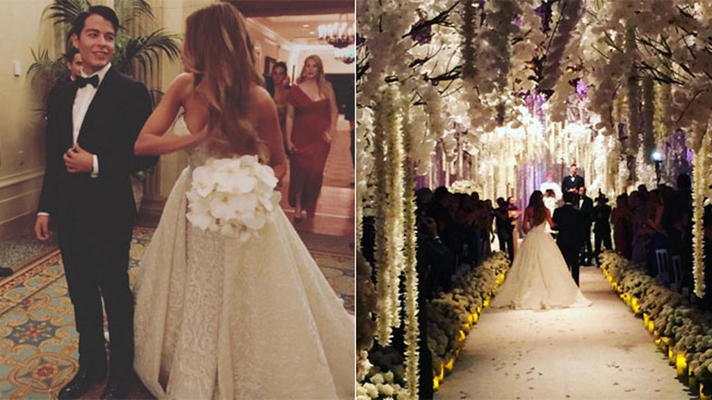 Sofía ha llegado al altar del brazo su hijo Manolo, de 23 años