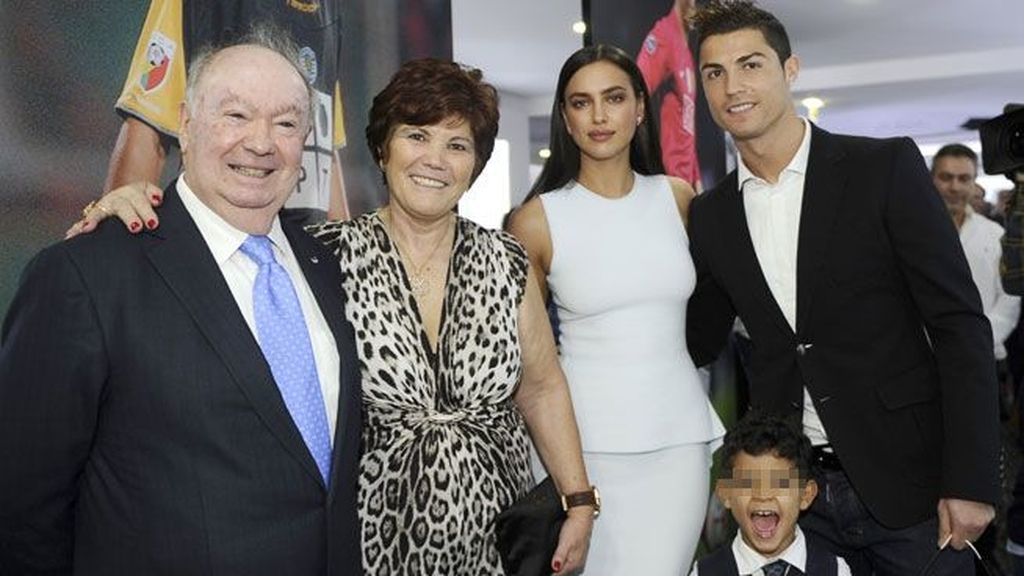 Foto de familia en la inauguración del museo de CR7 en Maderia