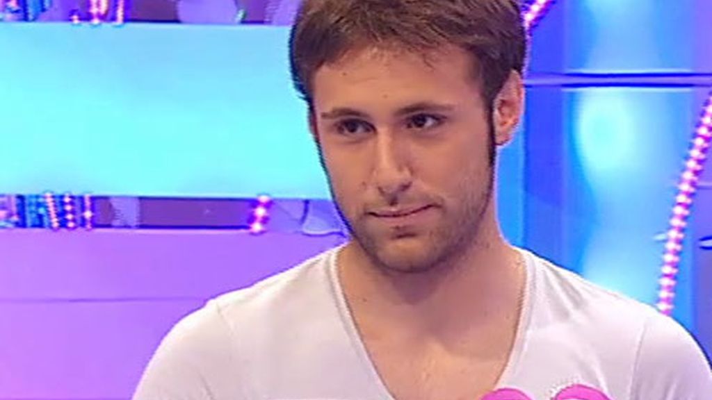 Carlos y su mirada de corderito